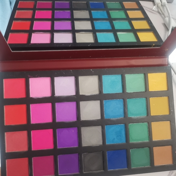 2/$30 Makeup revolution Alexis stone eyeshadow - Picture 2 of 4
